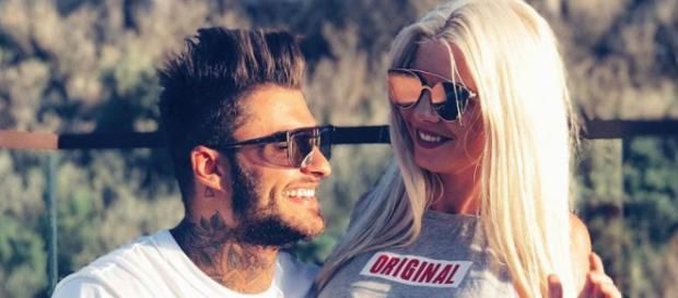 Thibault réserve une surprise de taille pour fêter ses an avec Jessica ! Thibault réserve une surprise de taille pour fêter ses an avec Jessica !