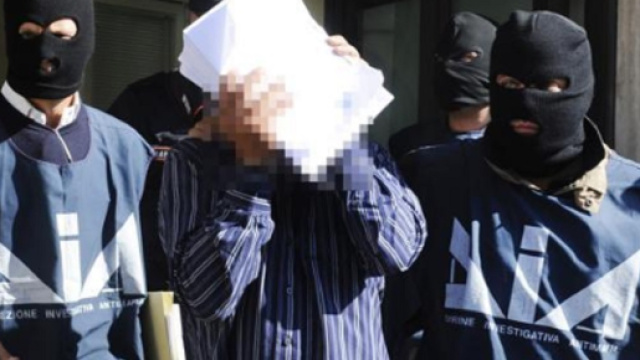 Camorra. Riciclaggio ed affari con il clan Lo Russo: incastrati ... - internapoli.it
