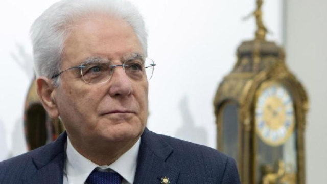 Mattarella sfida i partiti sul governo