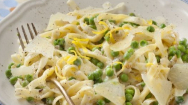 Tagliatelle con mascarpone e piselli