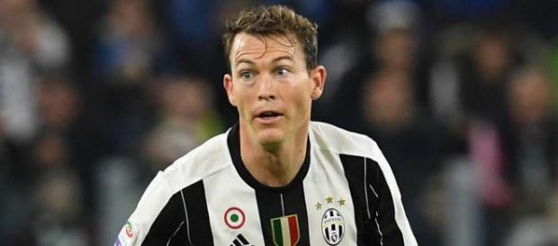 Bosman 2017 Stephan Lichtsteiner - Goal.com - goal.com Bosman 2017 Stephan Lichtsteiner - Goal.com - goal.com