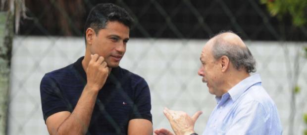 Diretoria terá que ter muita habilidade para renovar com jogador. Diretoria terá que ter muita habilidade para renovar com jogador.