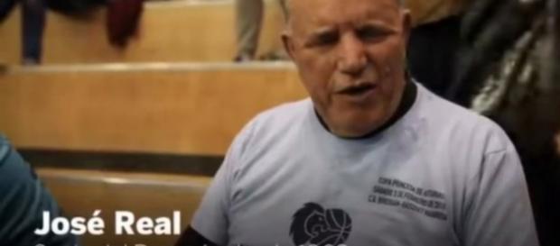 El fanático que no puede ver los partidos pero verdaderamente los disfruta El fanático que no puede ver los partidos pero verdaderamente los disfruta