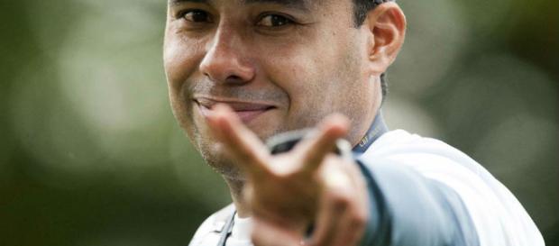 Jair Ventura vem buscando soluções para o meio de campo Jair Ventura vem buscando soluções para o meio de campo
