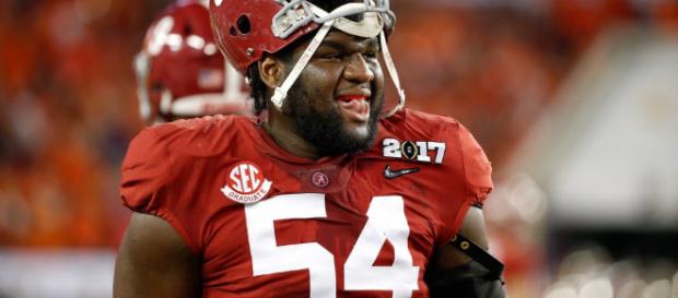 Los fanáticos adoran al ex 'Bama DT Dalvin Tomlinson por su' energía ... - usatoday.com Los fanáticos adoran al ex 'Bama DT Dalvin Tomlinson por su' energía ... - usatoday.com