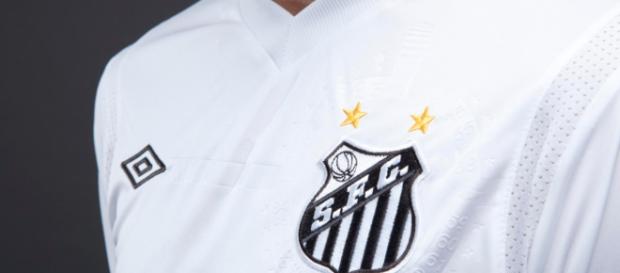 Nova patrocinadora já está tendo sua marca exposta nos uniformes de treino Nova patrocinadora já está tendo sua marca exposta nos uniformes de treino