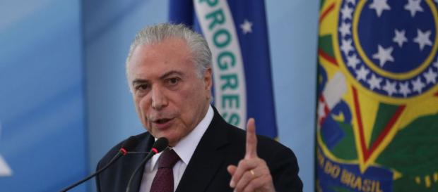Acuado pela crise gerada durante a greve dos caminhoneiros, Temer demonstrou abatimento e cobrou maior apoio de seus aliados. Acuado pela crise gerada durante a greve dos caminhoneiros, Temer demonstrou abatimento e cobrou maior apoio de seus aliados.