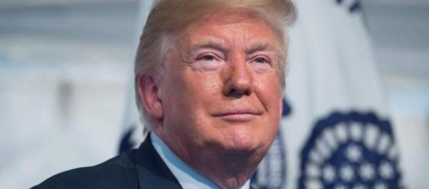Trump dice que tiene "absoluto derecho" a perdonarse a sí mismo Trump dice que tiene "absoluto derecho" a perdonarse a sí mismo