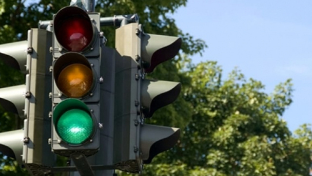 Il futuro vedr&agrave; semafori intelligenti con videocamere e sensori per regolare il traffico