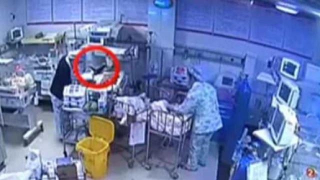 L'infermiera dimentica di spegnere il phon, bimbo di 4 giorni ... - leggo.it