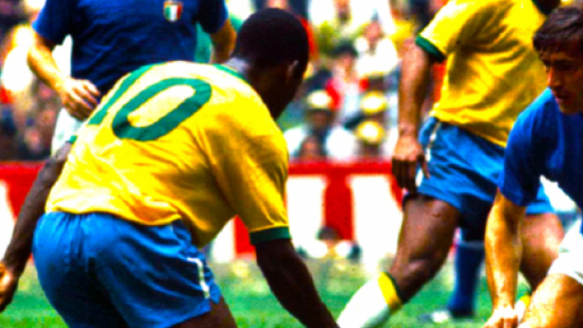 Tarcisio Burgnich contro Pelé ai Mondiali del 1970