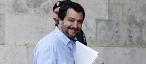 Matteo Salvini criticato per la sua politica sui migranti