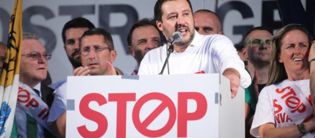 Salvini in campagna elettorale adotta lo slogan "stop invasione" Salvini in campagna elettorale adotta lo slogan "stop invasione"