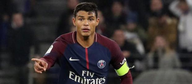 Thiago Silva, qui a été un joueur du Milan AC entre 2009 et 2012, pense à terminer sa carrière dans ce club. Thiago Silva, qui a été un joueur du Milan AC entre 2009 et 2012, pense à terminer sa carrière dans ce club.