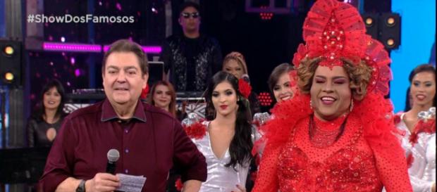 Tiago Abravanel vestido de Gaby Amarantos ao lado de Faustão (Foto: TV Globo) Tiago Abravanel vestido de Gaby Amarantos ao lado de Faustão (Foto: TV Globo)