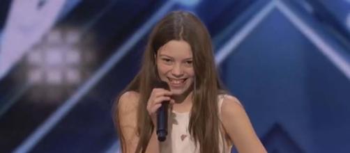 13-year-old Courtney Hadwin stunned judges and audience on "America's Got Talent" [Image America's Got Talent/YouTube]