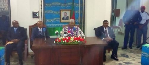 Le Ministre de la communication du Cameroun Issa Tchiroma Bakary en compagnie du SG de la DGSN et du gouverneur du Centre 11 Juin 2018(c)Mincom