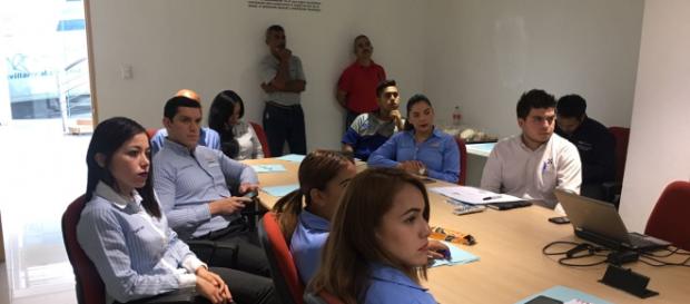 El equipo de Chevrolet durante la capacitación sobre nanotecnología El equipo de Chevrolet durante la capacitación sobre nanotecnología