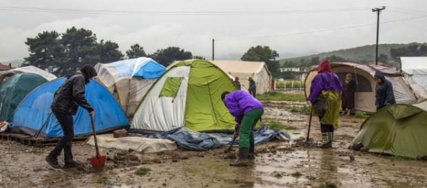 LA SEXTA TV | España acoge a 90 refugiados procedentes de los ... - lasexta.com LA SEXTA TV | España acoge a 90 refugiados procedentes de los ... - lasexta.com