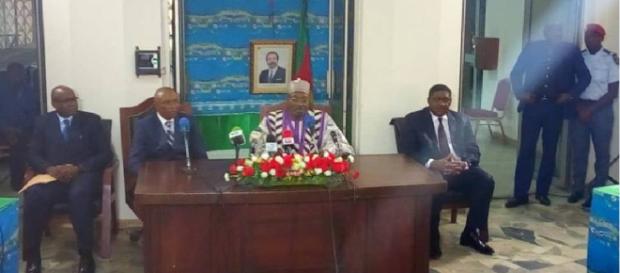 Le Ministre de la communication du Cameroun Issa Tchiroma Bakary en compagnie du SG de la DGSN et du gouverneur du Centre 11 Juin 2018(c)Mincom Le Ministre de la communication du Cameroun Issa Tchiroma Bakary en compagnie du SG de la DGSN et du gouverneur du Centre 11 Juin 2018(c)Mincom