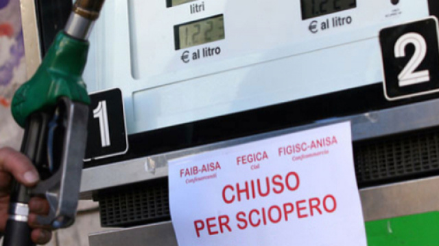 Sciopero benzinai il 26 giugno: 24 ore chi chiusura per protesta contro la fattura elettronica