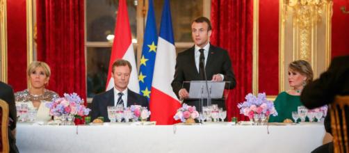Emmanuel Macron : 50000 ou 500000 les nouvelles assiettes ?. - gala.fr