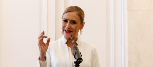 Cristina Cifuentes reaparece recriminando a Máxim Huerta su fraude fiscal en el pasado