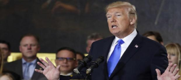 Donald Trump défend l'accord conclu avec Kim Jong-un Donald Trump défend l'accord conclu avec Kim Jong-un