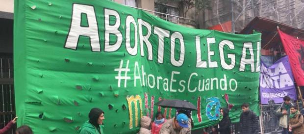 Legalização do aborto divide população argentina Legalização do aborto divide população argentina