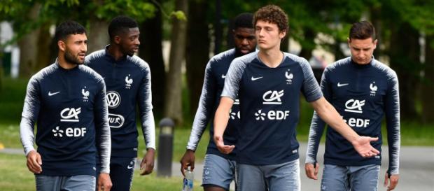 Pavard , Fékir , Dembélé , Umtiti et Thauvin. Pavard , Fékir , Dembélé , Umtiti et Thauvin.