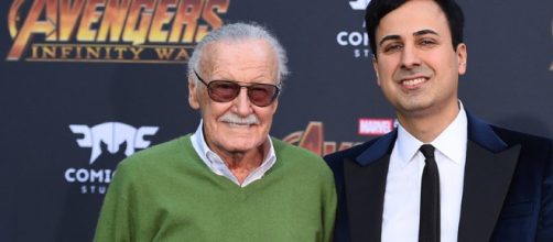 Stan Lee solicitó una orden de restricción a su representante por tomar ventaja de su edad