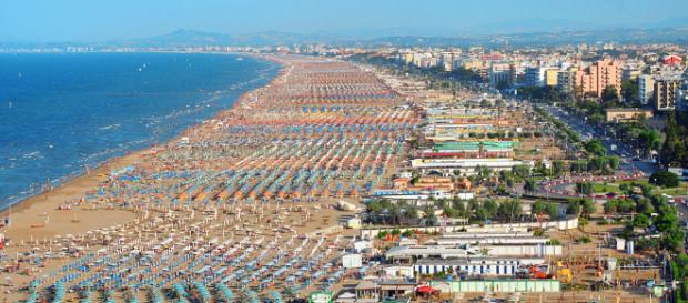 Rimini, donna denuncia 60enne spione Rimini, donna denuncia 60enne spione