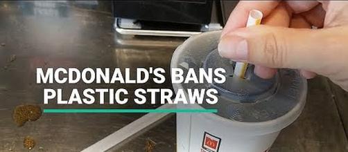 McDonald's is replacing plastic straws with paper straws [Image: HuffPost UK/YouTube screenshot]