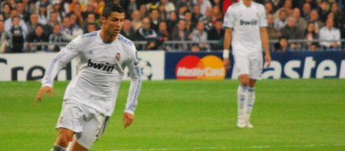 No matter the uniform, Cristiano Ronaldo is a legend. [Image via Jan S0L0/Flickr]