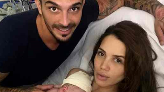 Julien Tanti, Manon Marsault, et leur fils Tiago, déménagent pour le tournage des Marseillais vs Le reste du Monde 3