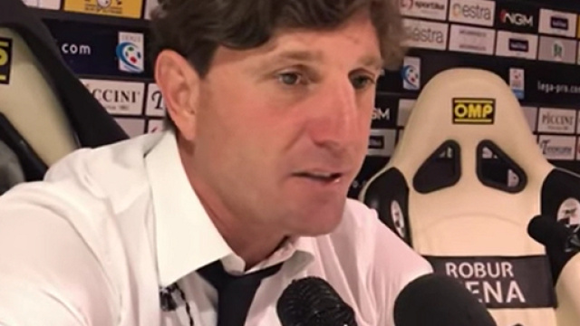 L'allenatore Mignani del Siena