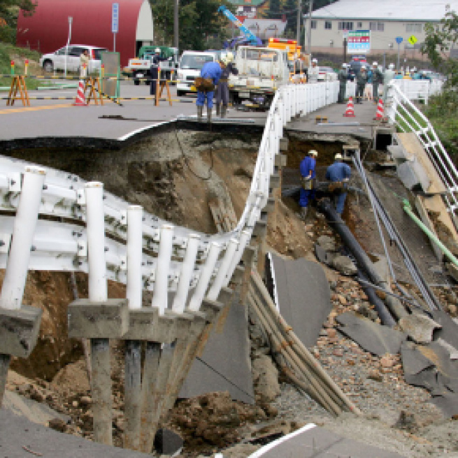 JAPÓN/ Fuerte terremoto deja varias personas muertas y heridas