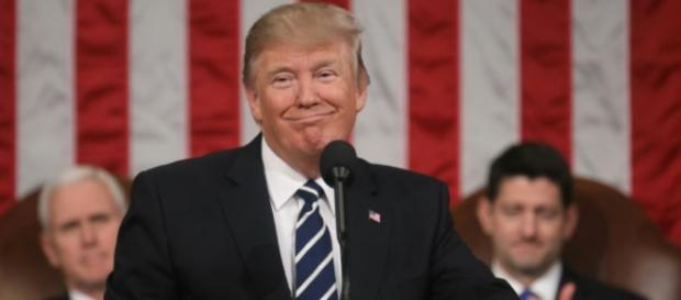 Le président Trump est à nouveau dans la tourmente. Le président Trump est à nouveau dans la tourmente.