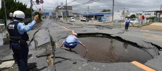 Un fort séisme, de magnitude 6,3 vient de frapper la région d'Osaka au Japon Un fort séisme, de magnitude 6,3 vient de frapper la région d'Osaka au Japon