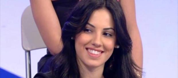 Uomini e donne: Giulia De Lellis rifiuta il trono Uomini e donne: Giulia De Lellis rifiuta il trono