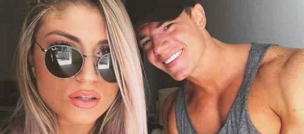 Elsa Dasc (MELAA3) toujours amoureuse d'Adrien Laurent fait de tendres confidences Elsa Dasc (MELAA3) toujours amoureuse d'Adrien Laurent fait de tendres confidences