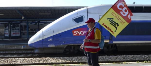 La CGT appelle les autres syndicats de la SNCF à faire une nouvelle grève d'envergure au mois de Juillet. La CGT appelle les autres syndicats de la SNCF à faire une nouvelle grève d'envergure au mois de Juillet.