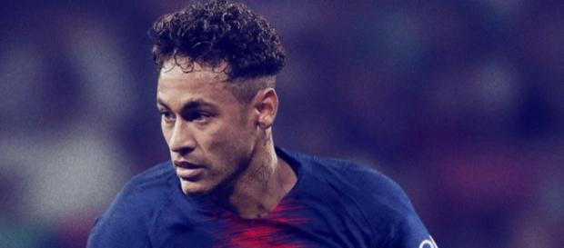 Mercato PSG : Nike met en attente le transfert de Neymar au Real Madrid Mercato PSG : Nike met en attente le transfert de Neymar au Real Madrid