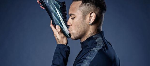 Neymar pide a Nike que congele una campaña de ropa que le relacionaba con el Real Madrid Neymar pide a Nike que congele una campaña de ropa que le relacionaba con el Real Madrid