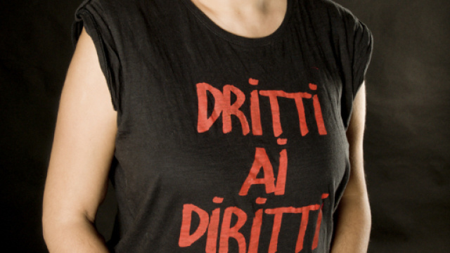 In alto, foto di Cathy La Torre