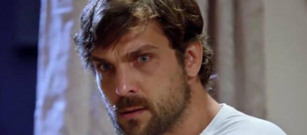 Benjamin une forças com Brenda para desmascarar o anticristo em Apocalipse (Foto: Record TV) Benjamin une forças com Brenda para desmascarar o anticristo em Apocalipse (Foto: Record TV)