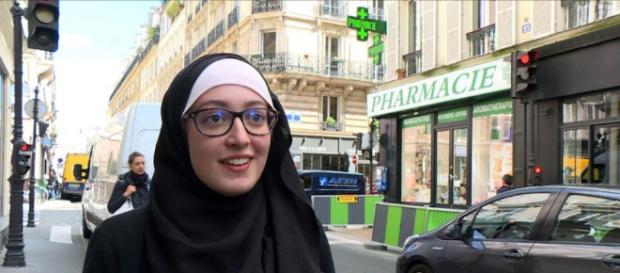 Maryam Pougetoux, responsable de l'UNEF, pôle de controverses à propos du voile en France Maryam Pougetoux, responsable de l'UNEF, pôle de controverses à propos du voile en France