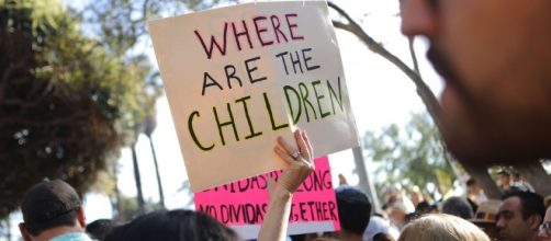 Estados Unidos muestra un centro de detención de hijos de ilegales