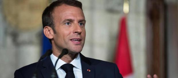 La reprimenda de Emmanuel Macron a un adolescente que le llamó 'Manu' La reprimenda de Emmanuel Macron a un adolescente que le llamó 'Manu'