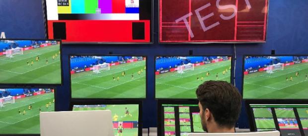 Sala do VAR da Copa do Mundo de 2018, em Moscou (Imagem: Julio Gomes/UOL) Sala do VAR da Copa do Mundo de 2018, em Moscou (Imagem: Julio Gomes/UOL)